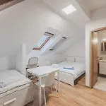 Flat Near Castle Stylish & Prime Location 3 *