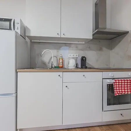 Andel, Smichov Flat, Fresh Bath, Port Ac, Kitchen Appartement