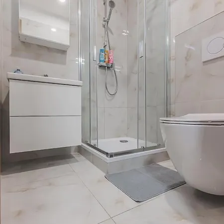Andel, Smichov Flat, Fresh Bath, Port Ac, Kitchen * Prague