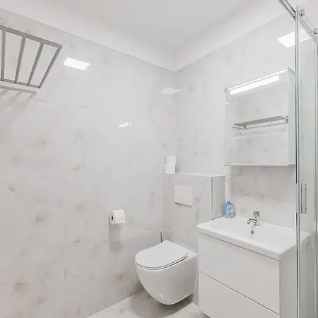 Andel, Smichov Flat, Fresh Bath, Port Ac, Kitchen