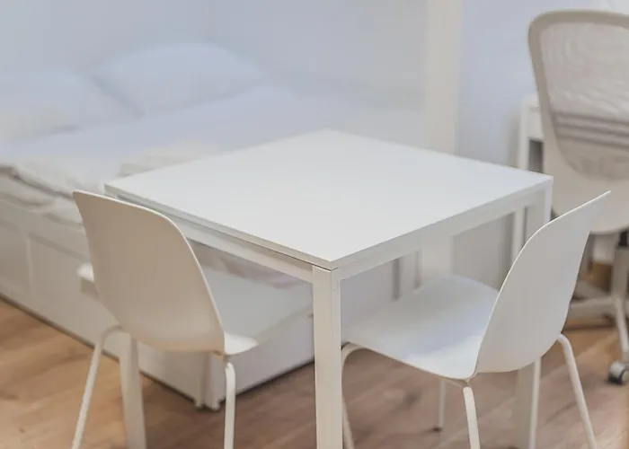 Flat Near Castle Stylish & Prime Location 3 Appartement