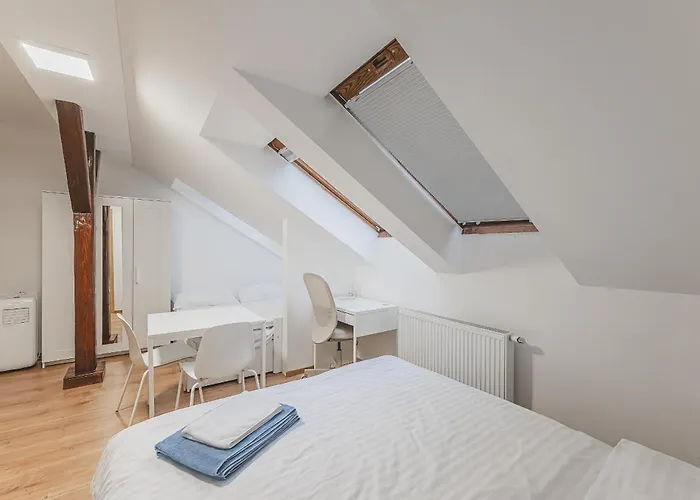 Flat Near Castle Stylish & Prime Location 3 Appartement